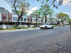 Bán gấp trước tết Phố Đông Village đường 20m, 6x20m 3 tầng